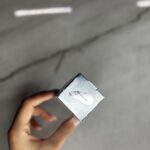 پرایمر مات‌کننده و محوکننده نقره‌ای شیگلم Camera On Smooth & Blur Primer - تصویر 4
